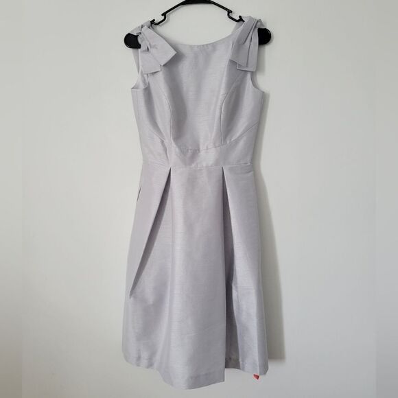 NWT Alfred Sung Cocktail length Sleeveless Bow Dress in Silver - Picture 2 of 5